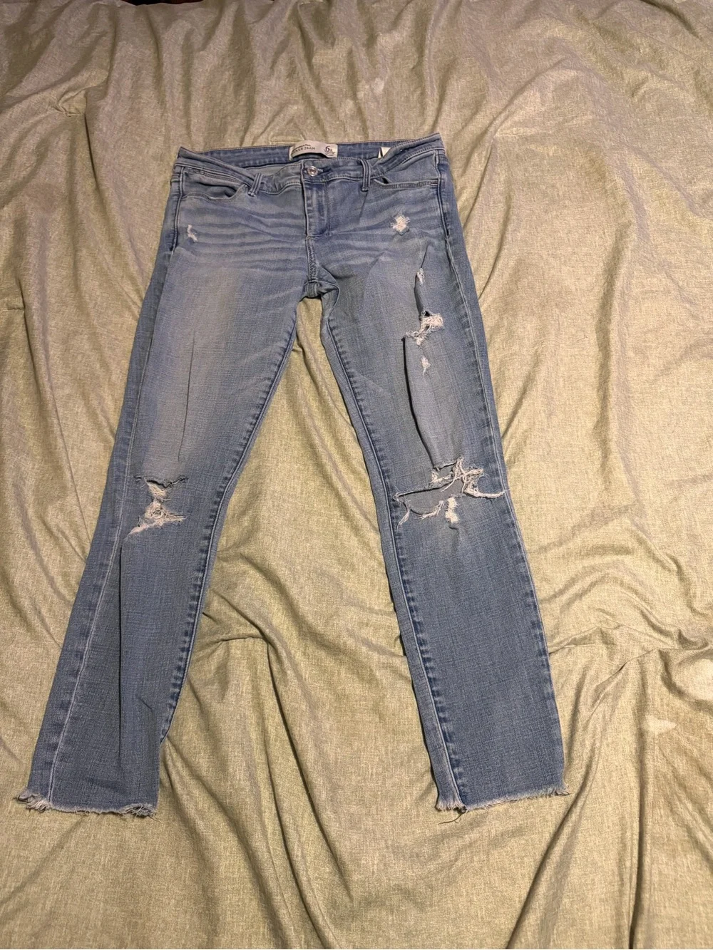 Abercrombie and Fitch Low Rise Ankle Jean